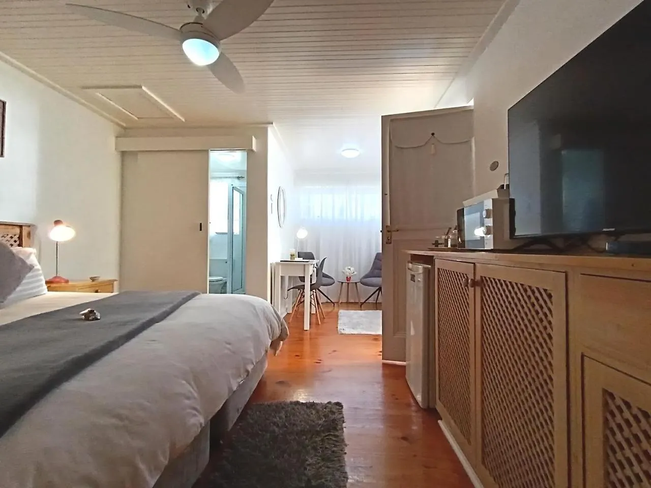 Bed and Breakfast On The Bay Порт-Элизабет Отель типа 