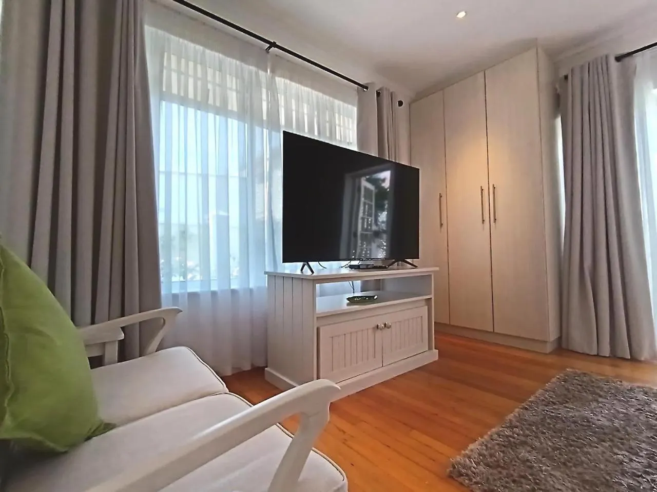 On The Bay Bed & Breakfast Port Elizabeth 3*,